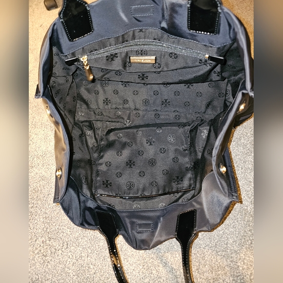 Tory Burch Women's Ella Patent Tote - Picture 5 of 9